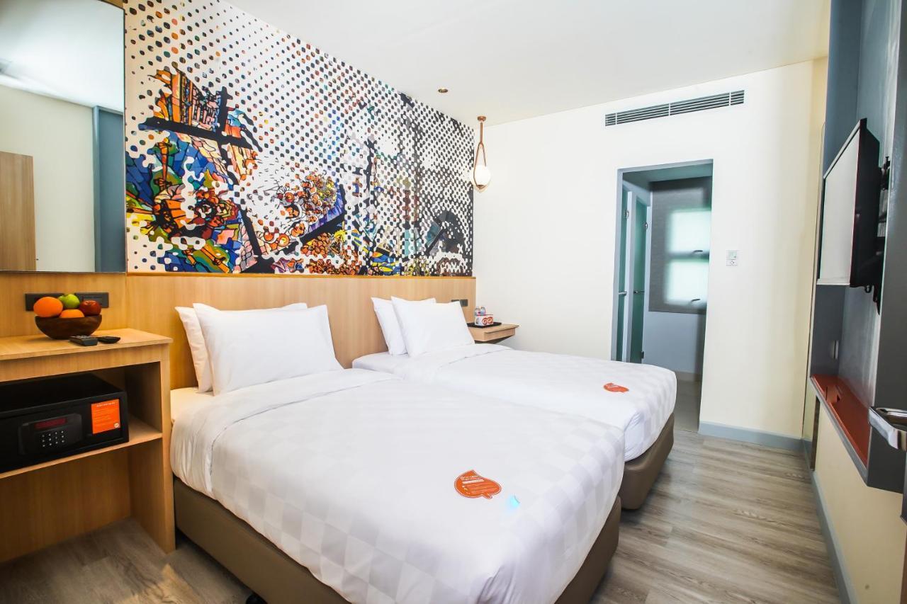 Go Hotels Plus Naga Esterno foto