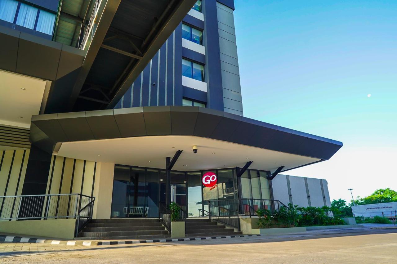 Go Hotels Plus Naga Esterno foto