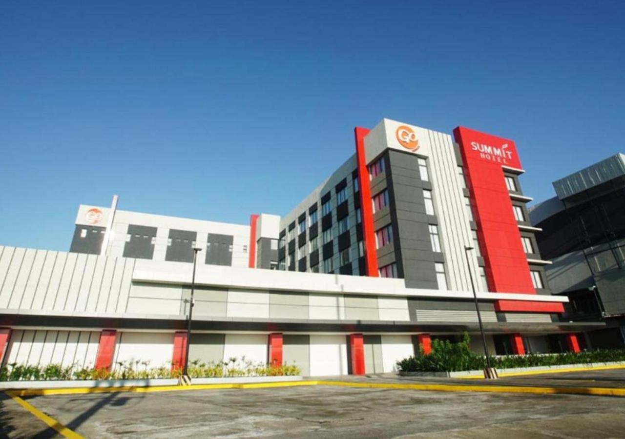 Go Hotels Plus Naga Esterno foto